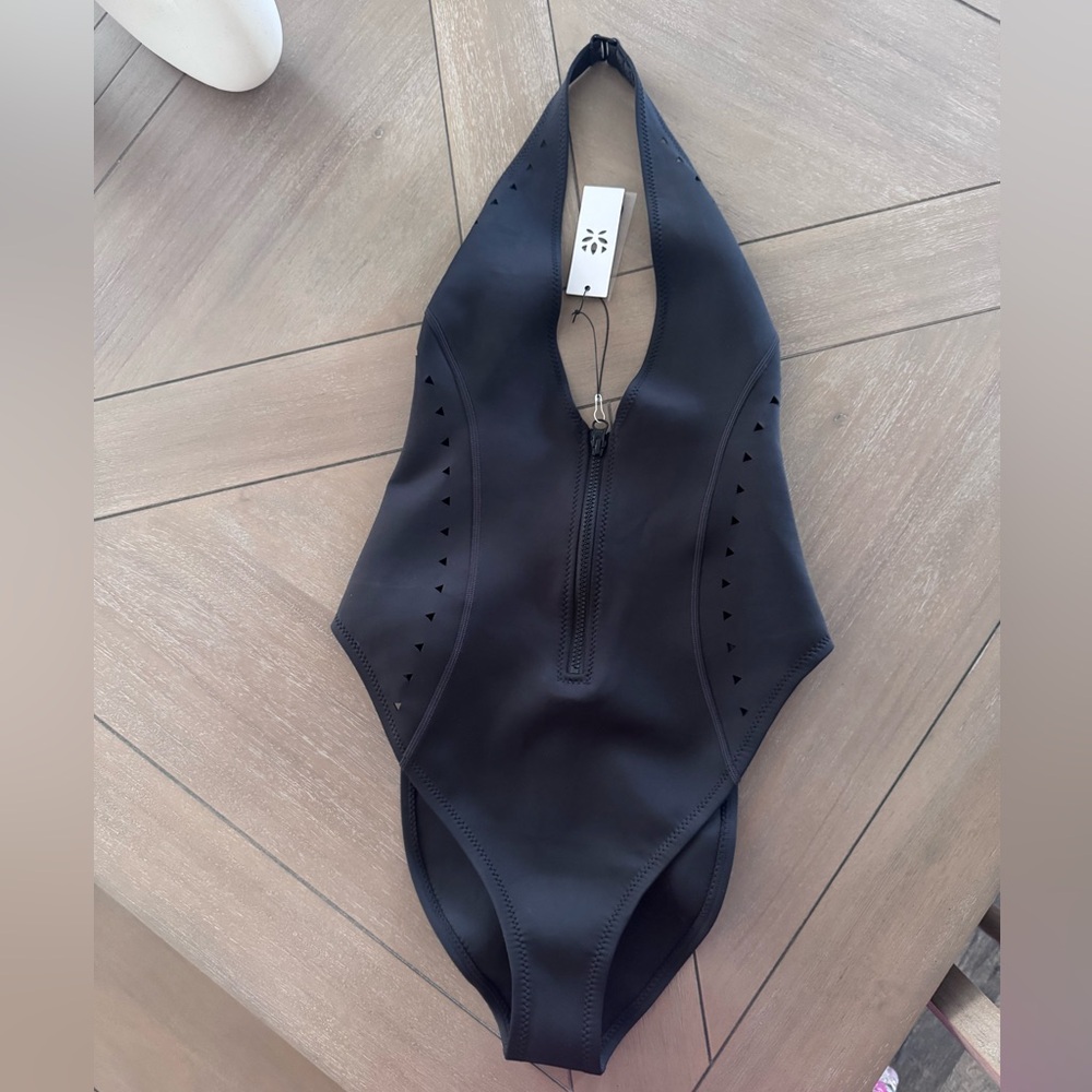 GIGI C Black Zip-Front One-Piece Swimsuit - Picture 3 of 16